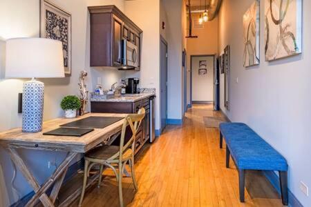 Hip Urban Loft - Small Town Charm - 124 Lofts #1 ウェスト・ダンディー エクステリア 写真