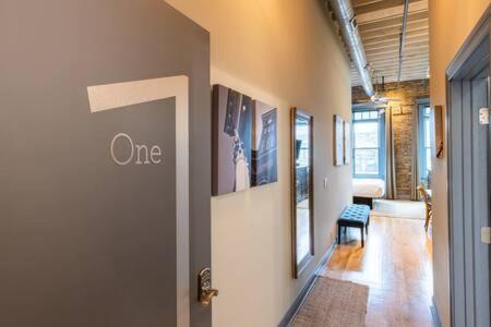 Hip Urban Loft - Small Town Charm - 124 Lofts #1 ウェスト・ダンディー エクステリア 写真