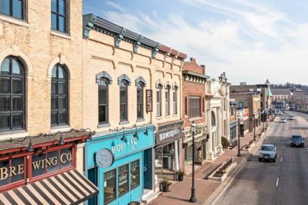 Hip Urban Loft - Small Town Charm - 124 Lofts #1 ウェスト・ダンディー エクステリア 写真