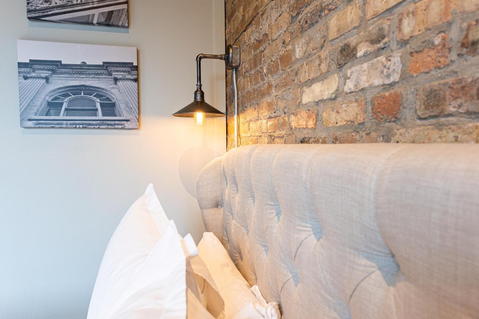 Hip Urban Loft - Small Town Charm - 124 Lofts #1 ウェスト・ダンディー エクステリア 写真