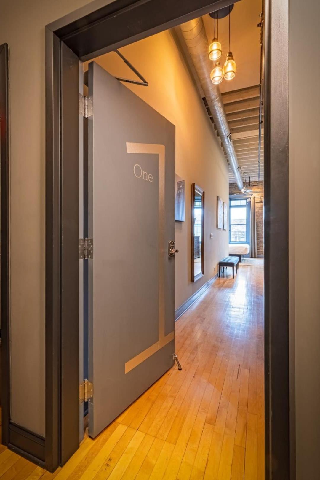 Hip Urban Loft - Small Town Charm - 124 Lofts #1 ウェスト・ダンディー エクステリア 写真